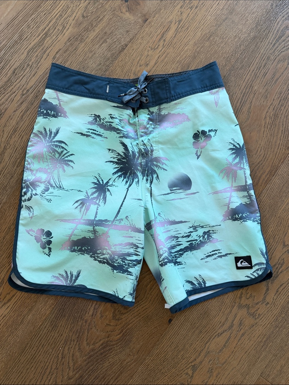 Quiksilver Mint & Navy Tropical Boardshorts